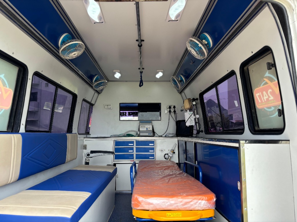 Homage Normal Transport Ambulance – Interior